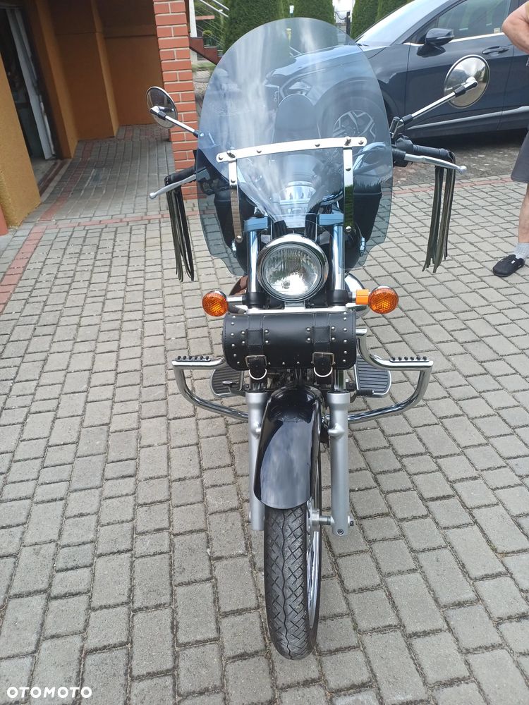 Suzuki Intruder - 8