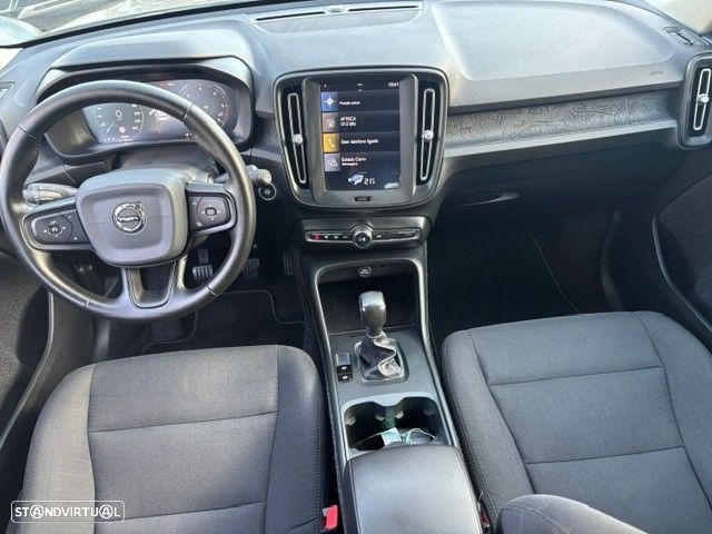Volvo XC 40 2.0 D3 - 17