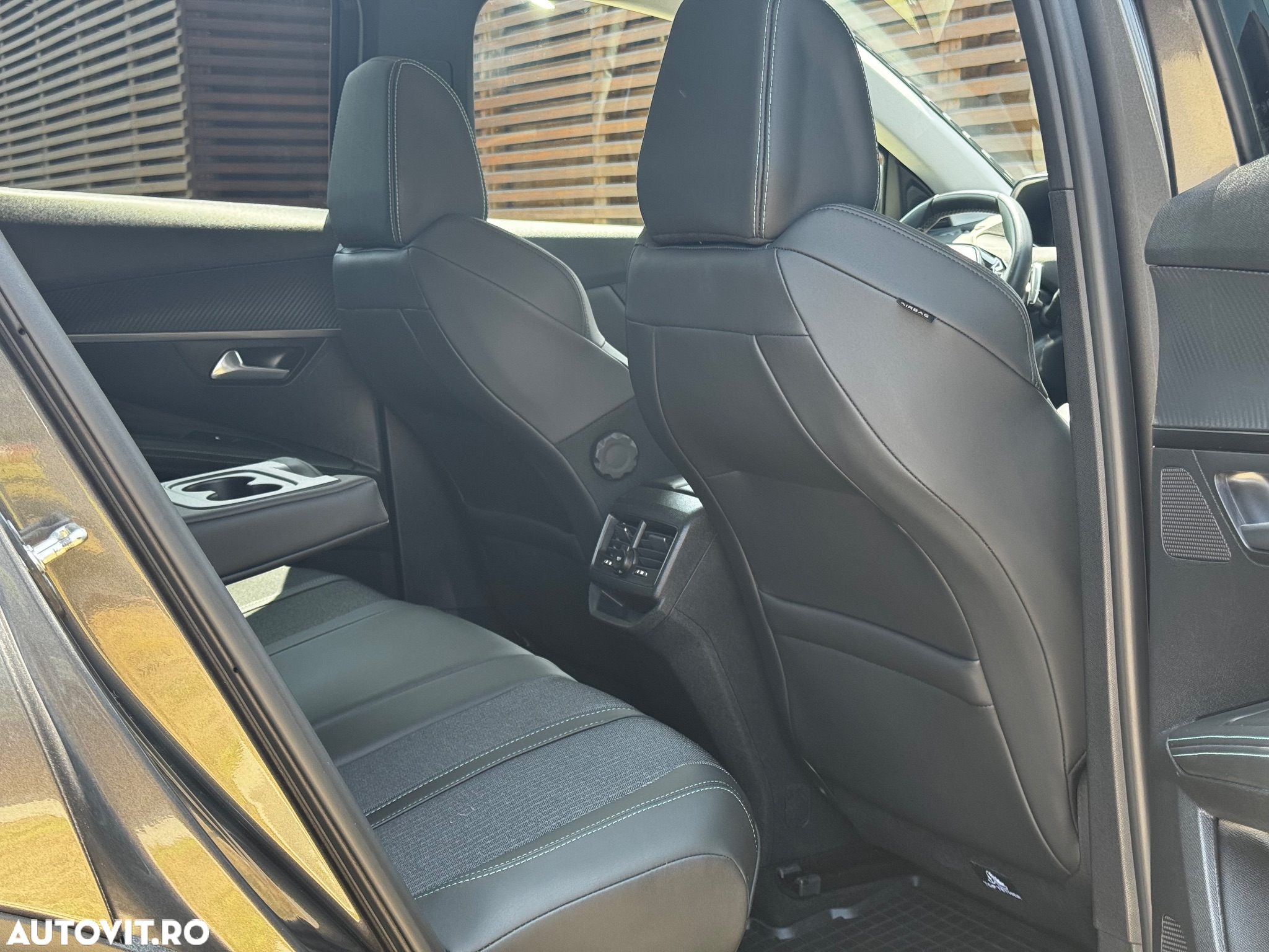 Peugeot 3008 PureTech 130 Stop & Start GPF EAT8 Allure - 18