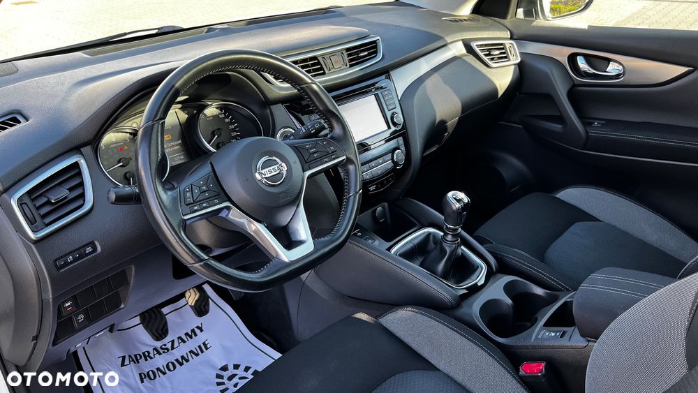 Nissan Qashqai 1.6 DIG-T N-Connecta - 24