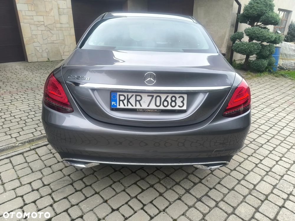 Mercedes-Benz C-Class 2018 photo 3