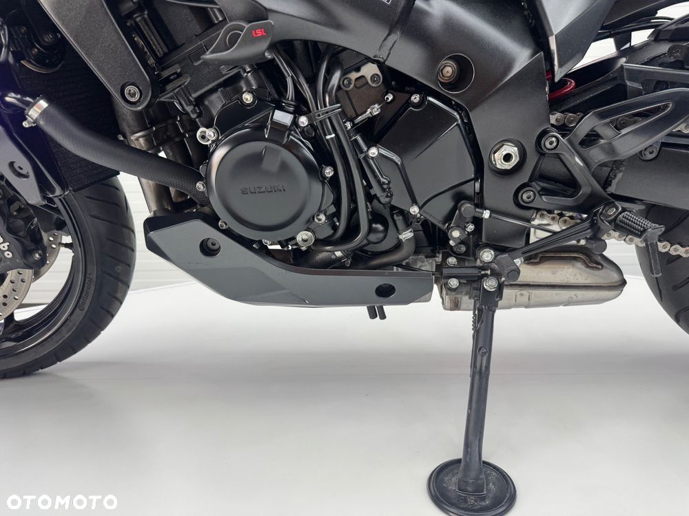 Suzuki GSX - 14