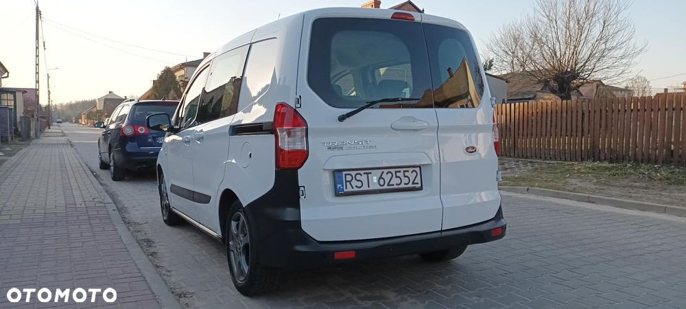 Ford Transit Courier - 4