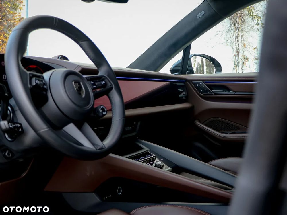 Porsche Macan - 16