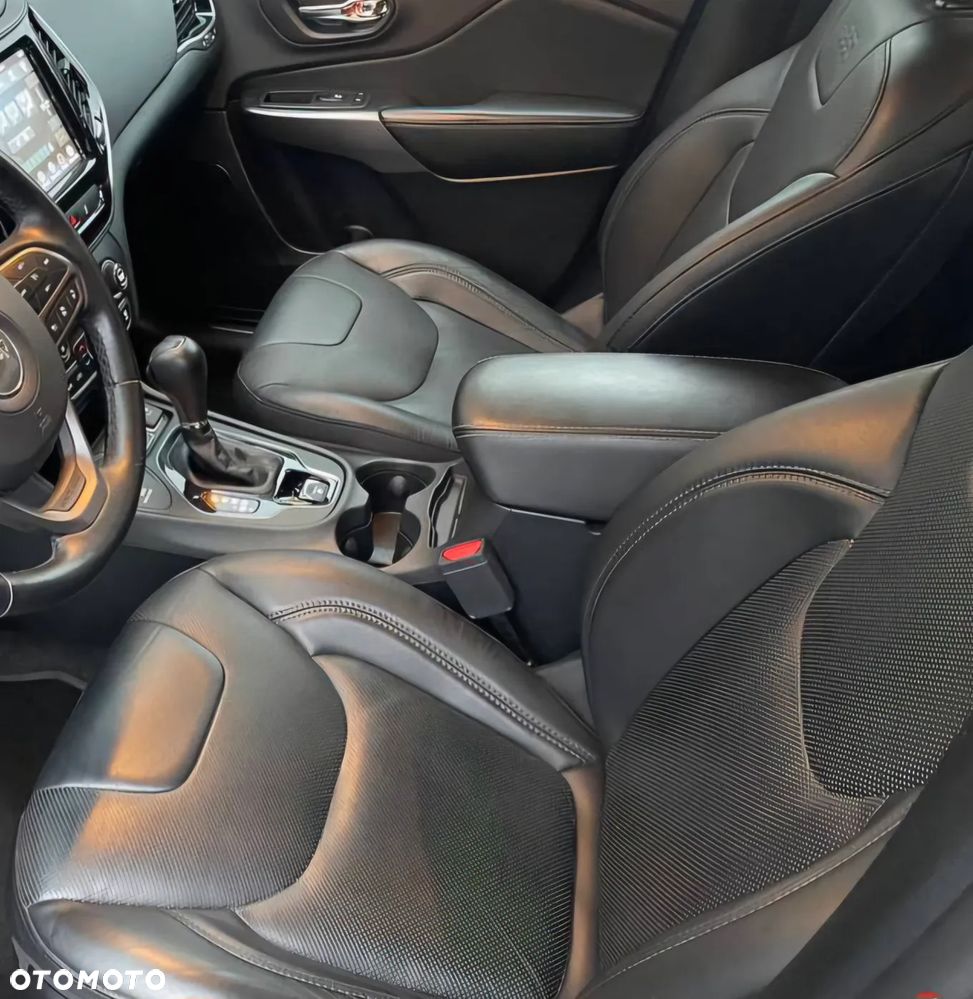 Wnętrze fotele cherokee KL V  skóra EUROPA skóry komplet - 1