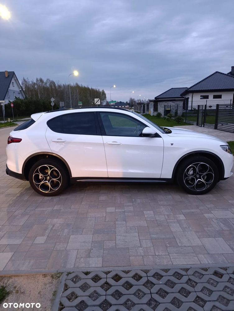 Alfa Romeo Stelvio 2.0 Turbo 16V AT8-Q4 Ti - 7