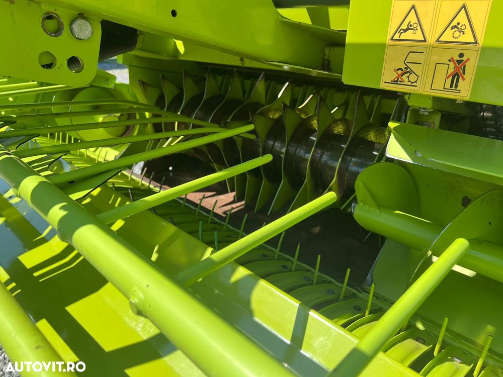 Claas ROLLANT 240 - 7
