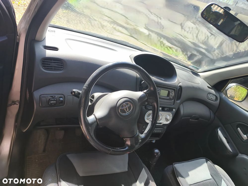 Toyota Yaris Verso 1.4 D-4D C - 6