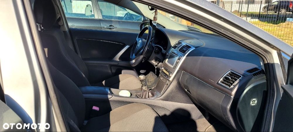 Toyota Avensis 2.2 D-4D Sol Plus NAVI - 4