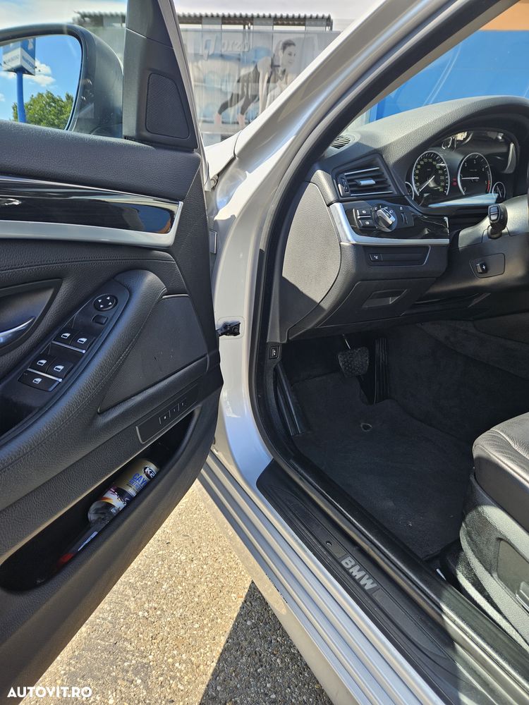 BMW Seria 5 520d Touring Aut. Modern Line - 14