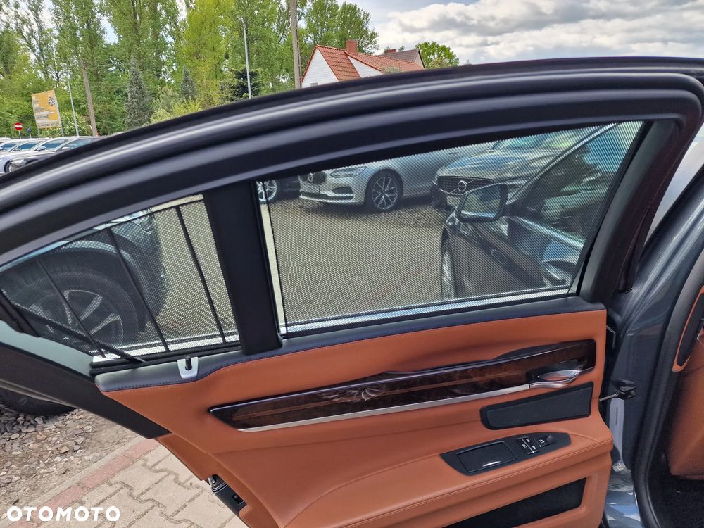 BMW Seria 7 740d - 23
