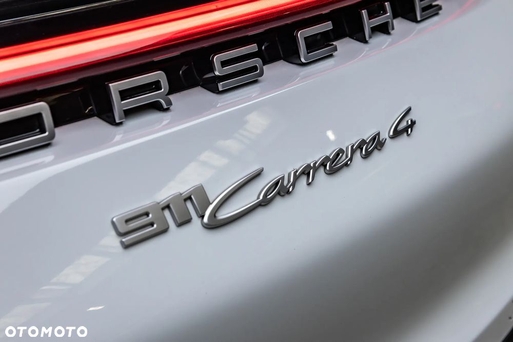 Porsche 911 Carrera 4 PDK - 37