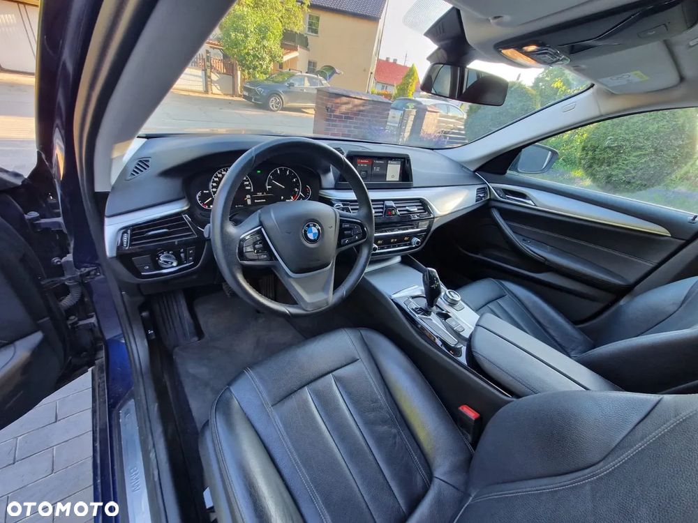 BMW Seria 5 520d Luxury Line - 12