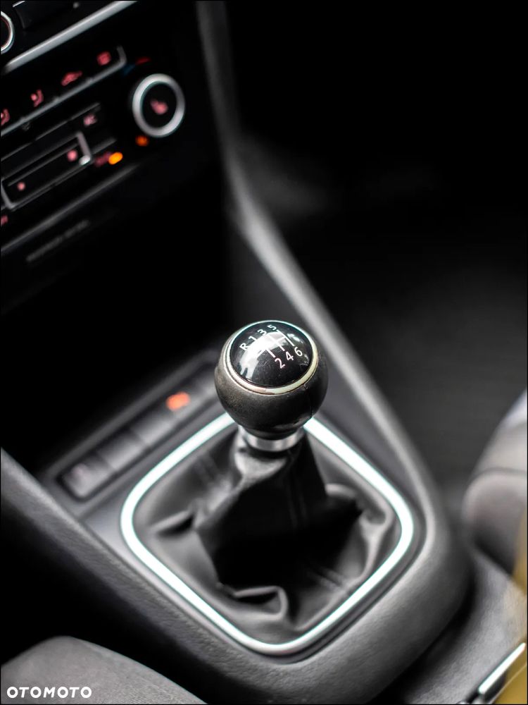Volkswagen Golf - 29