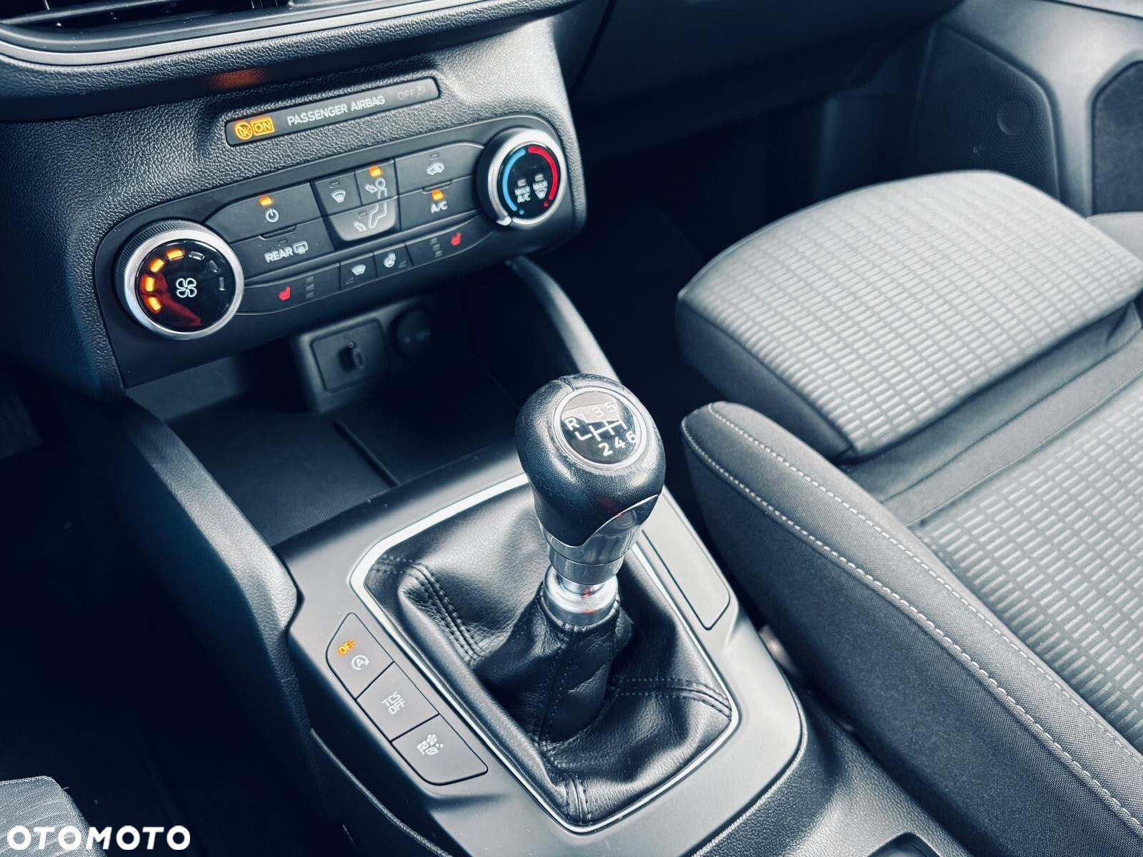 Ford Focus - 31