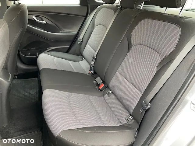 Hyundai i30 1.5 DPI Classic + - 22