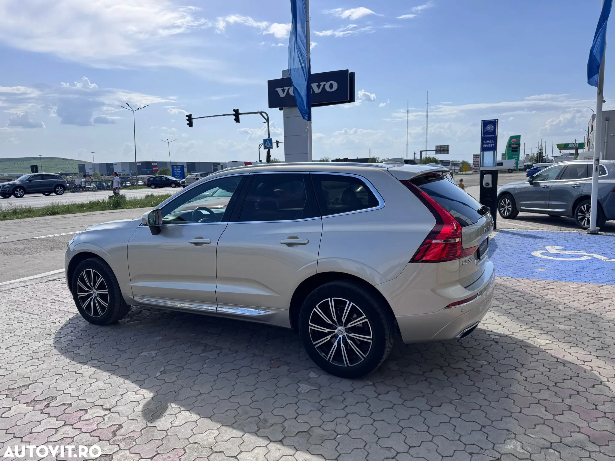 Volvo XC 60 B4 MHEV AWD Inscription - 4