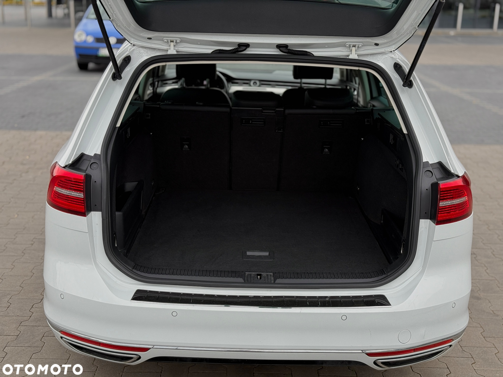 Volkswagen Passat Variant 2.0 TDI SCR DSG (BlueM Tech) Comfortline - 34