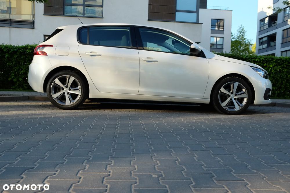 Peugeot 308 1.2 PureTech Active S&S EAT6 - 16