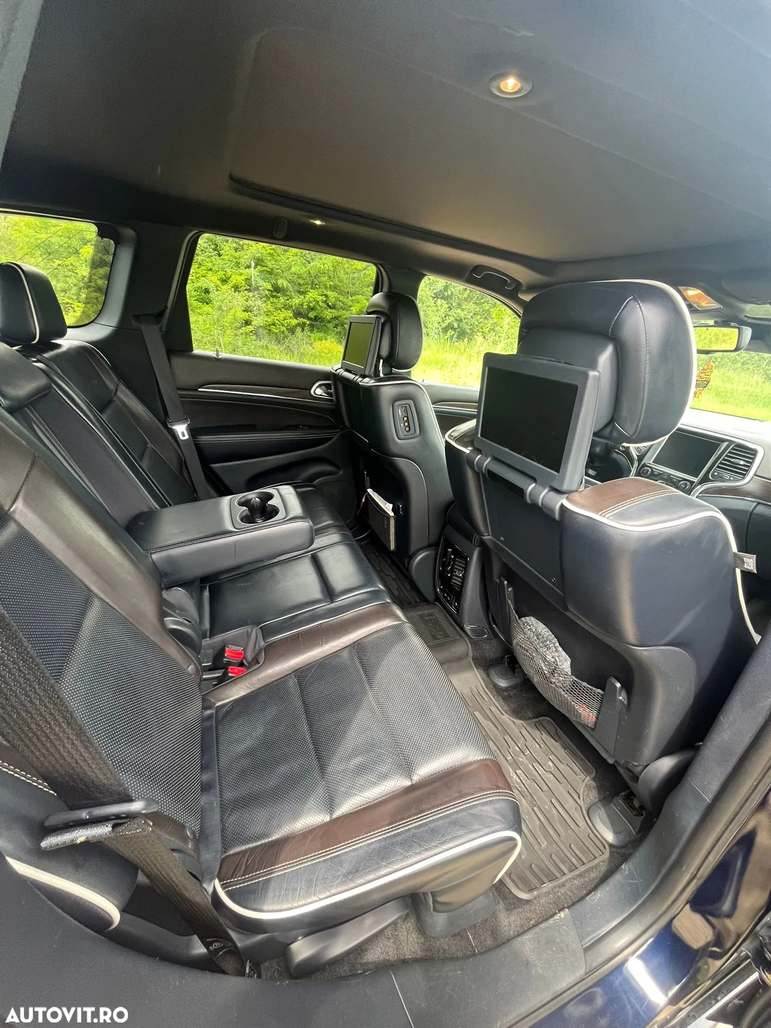 Jeep Grand Cherokee - 9