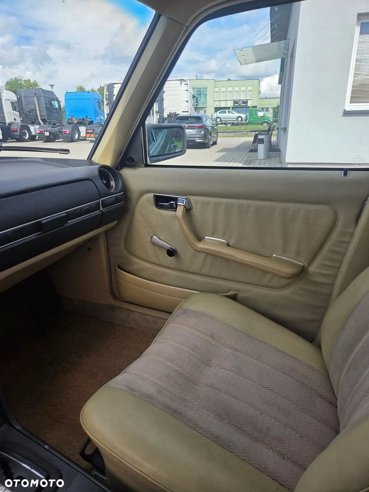 Mercedes-Benz W123 - 2
