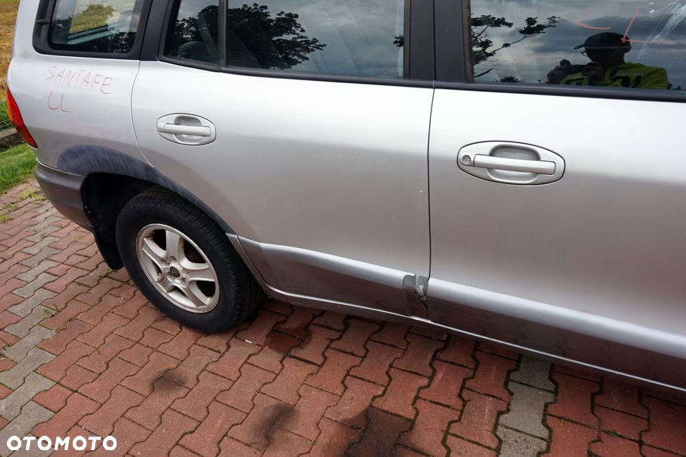 DRZWI TYLNE PRAWE SANTA FE I SM LL  SREBRNY HYUNDAI 2000-2006 - 4