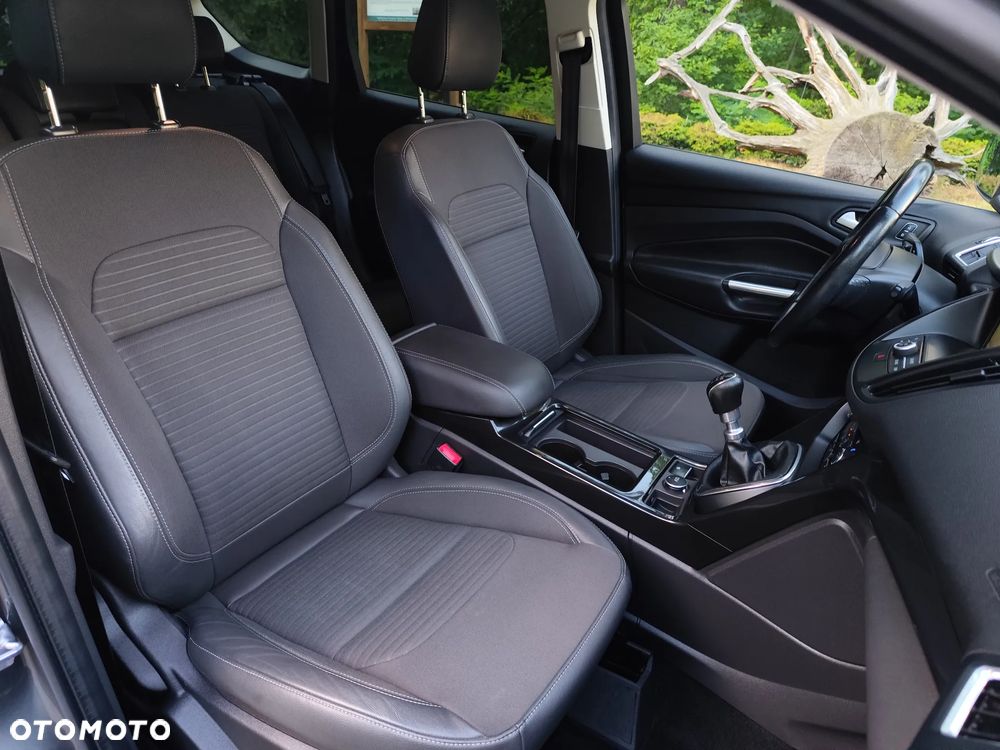 Ford Kuga 2.0 TDCi 4x4 Titanium - 32