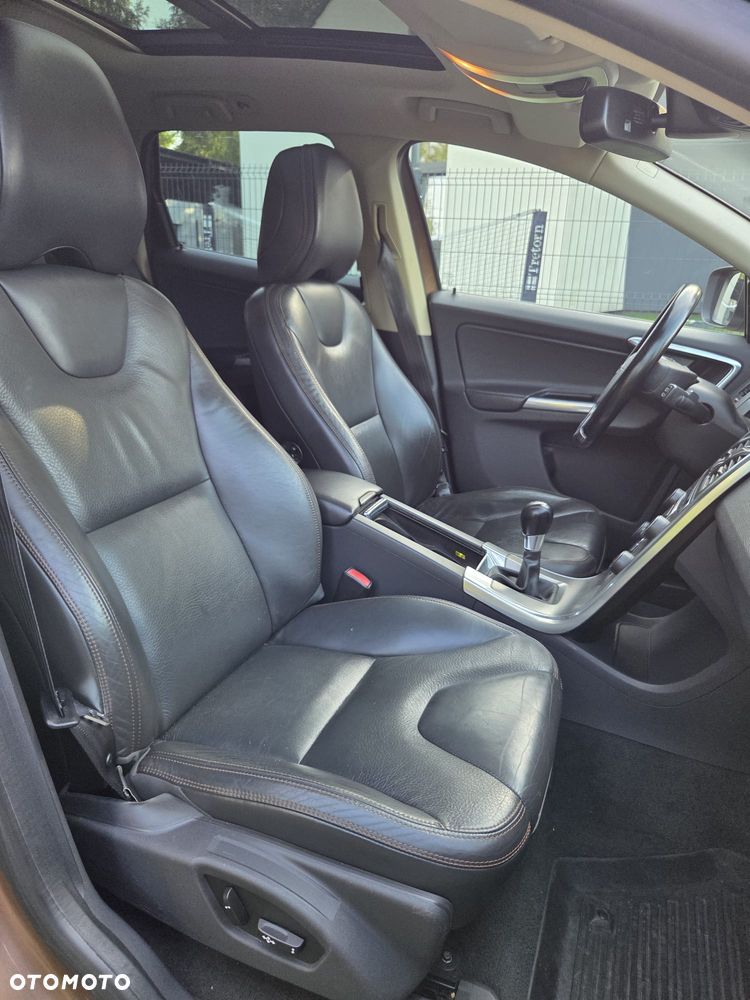 Volvo XC 60 D5 AWD Summum - 38