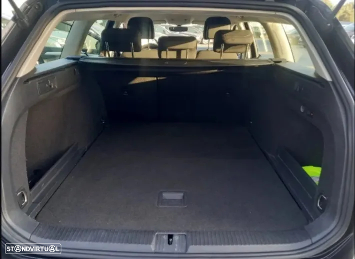 VW Passat Variant 2.0 TDi Confortline - 12