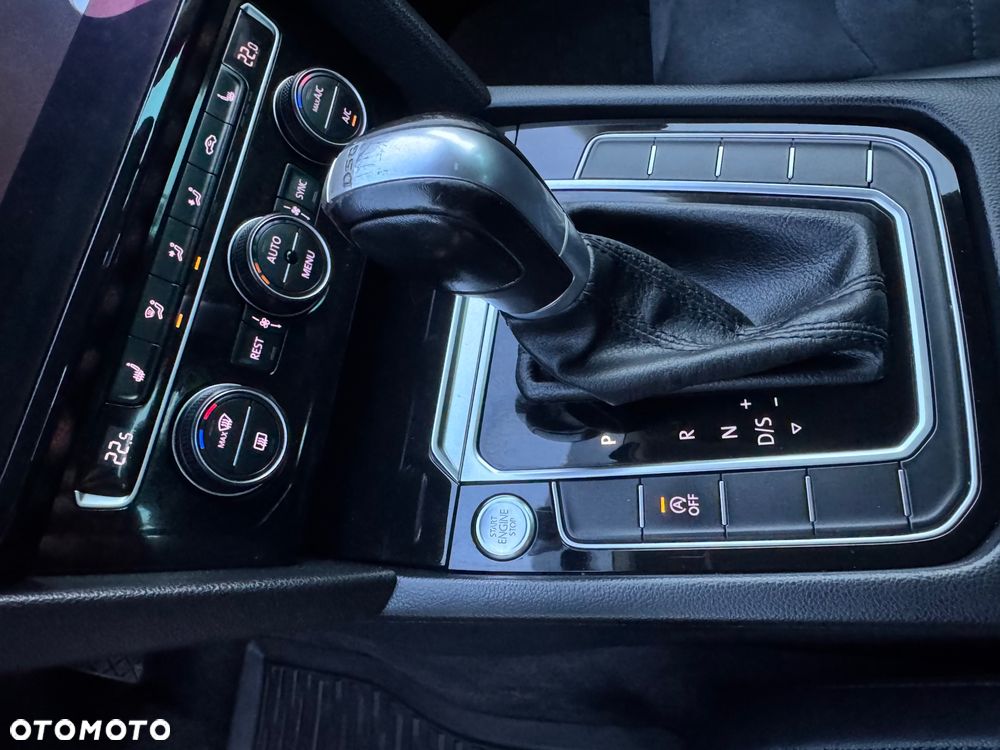 Volkswagen Passat - 31
