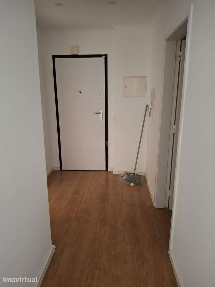 T3 com Box, totalmente remodelado para Arrendamento, Monte da Caparica - Grande imagem: 3/15