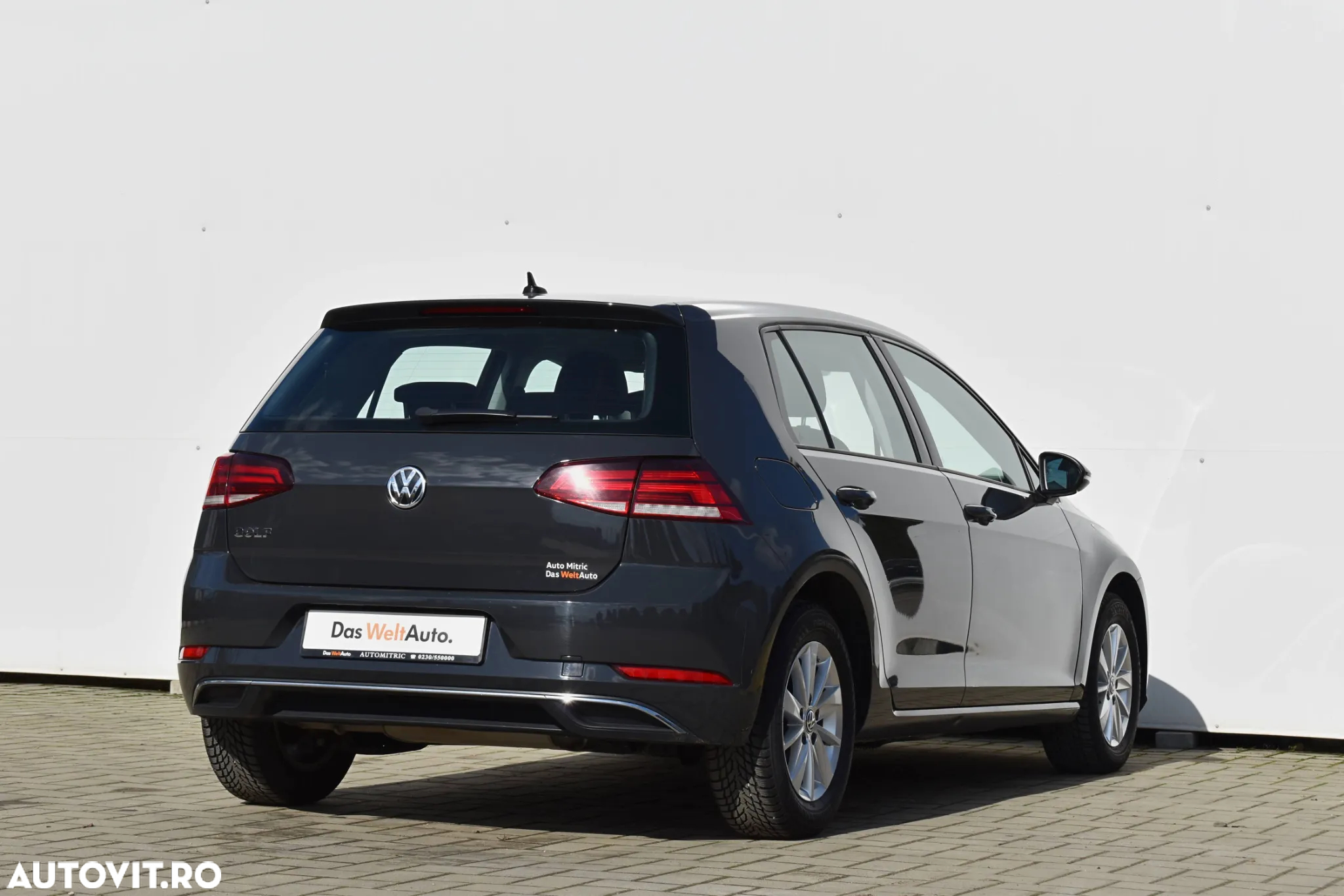 Volkswagen Golf 1.6 TDI Comfortline - 6