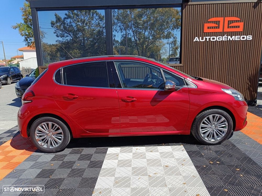 Peugeot 208 1.2 VTi SE Style - 6