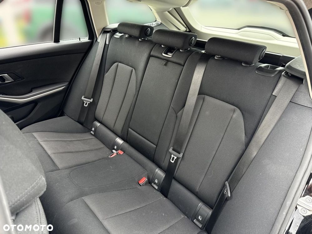 BMW Seria 3 318i Advantage - 8