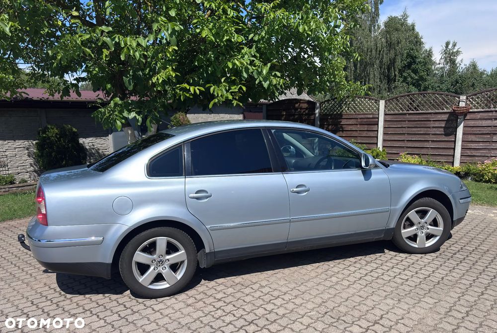 Volkswagen Passat 1.9 TDI Highline - 5