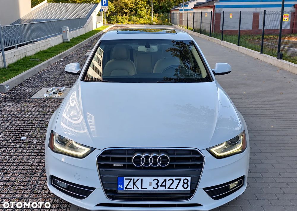 Audi A4 Limousine - 1
