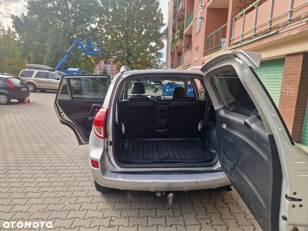 Toyota RAV4 2.2 D-4D Sol 180 - 12