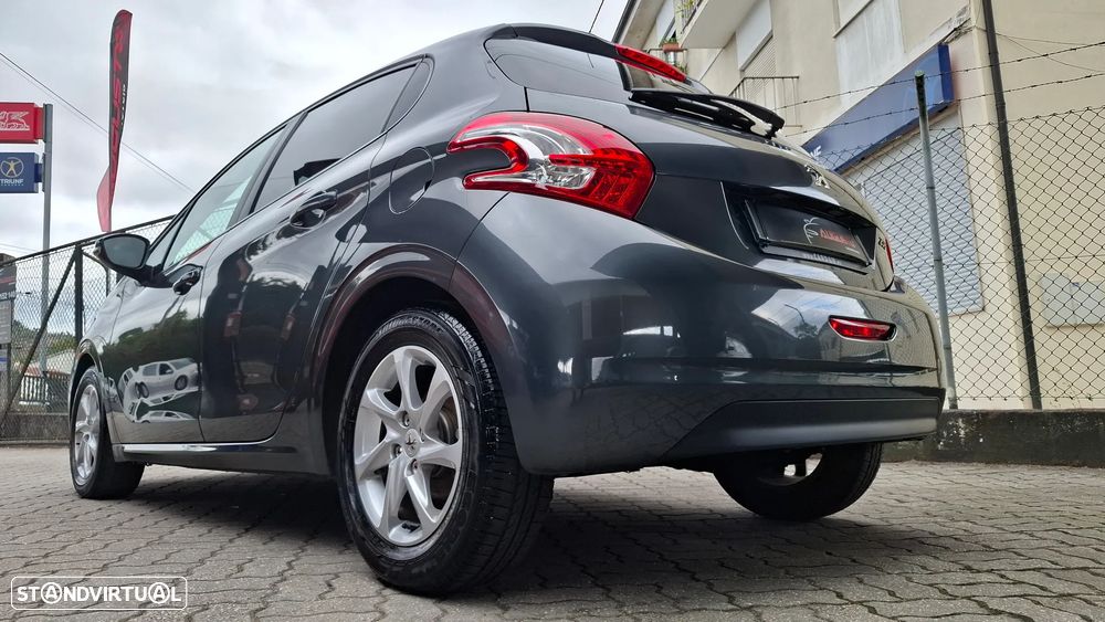 Peugeot 208 1.4 VTi Allure - 20