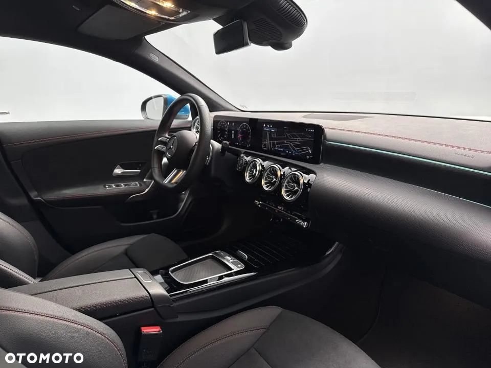 Mercedes-Benz CLA 180 AMG Line 7G-DCT - 24