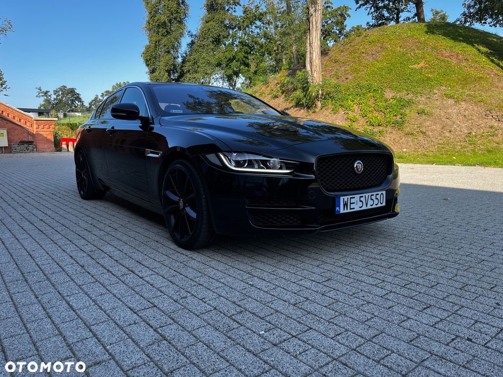 Jaguar XE 25t Prestige - 24