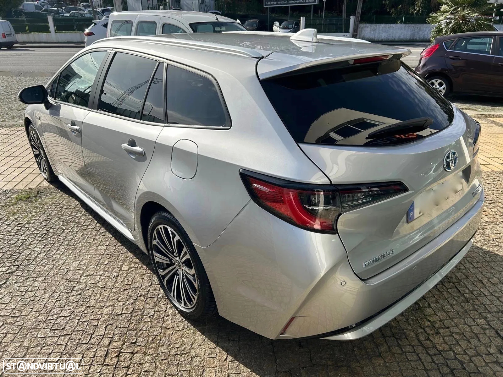Toyota Corolla Touring Sports 1.8 Hybrid Comfort+P.Sport - 3
