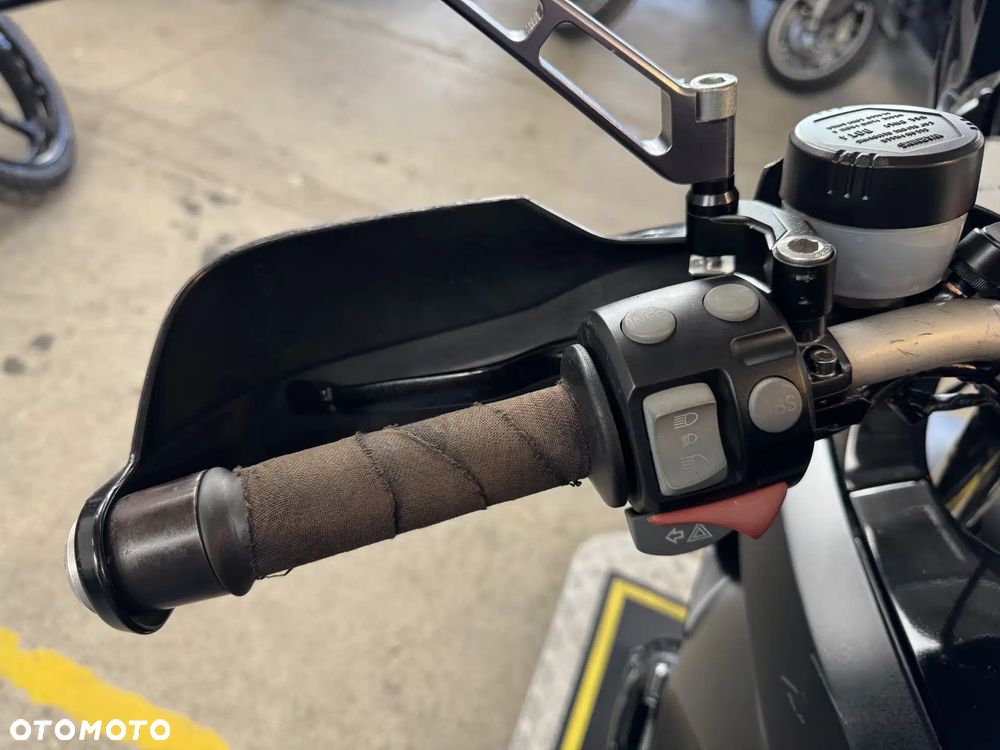 BMW R - 33