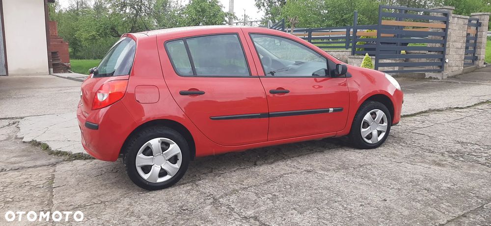 Renault Clio - 22