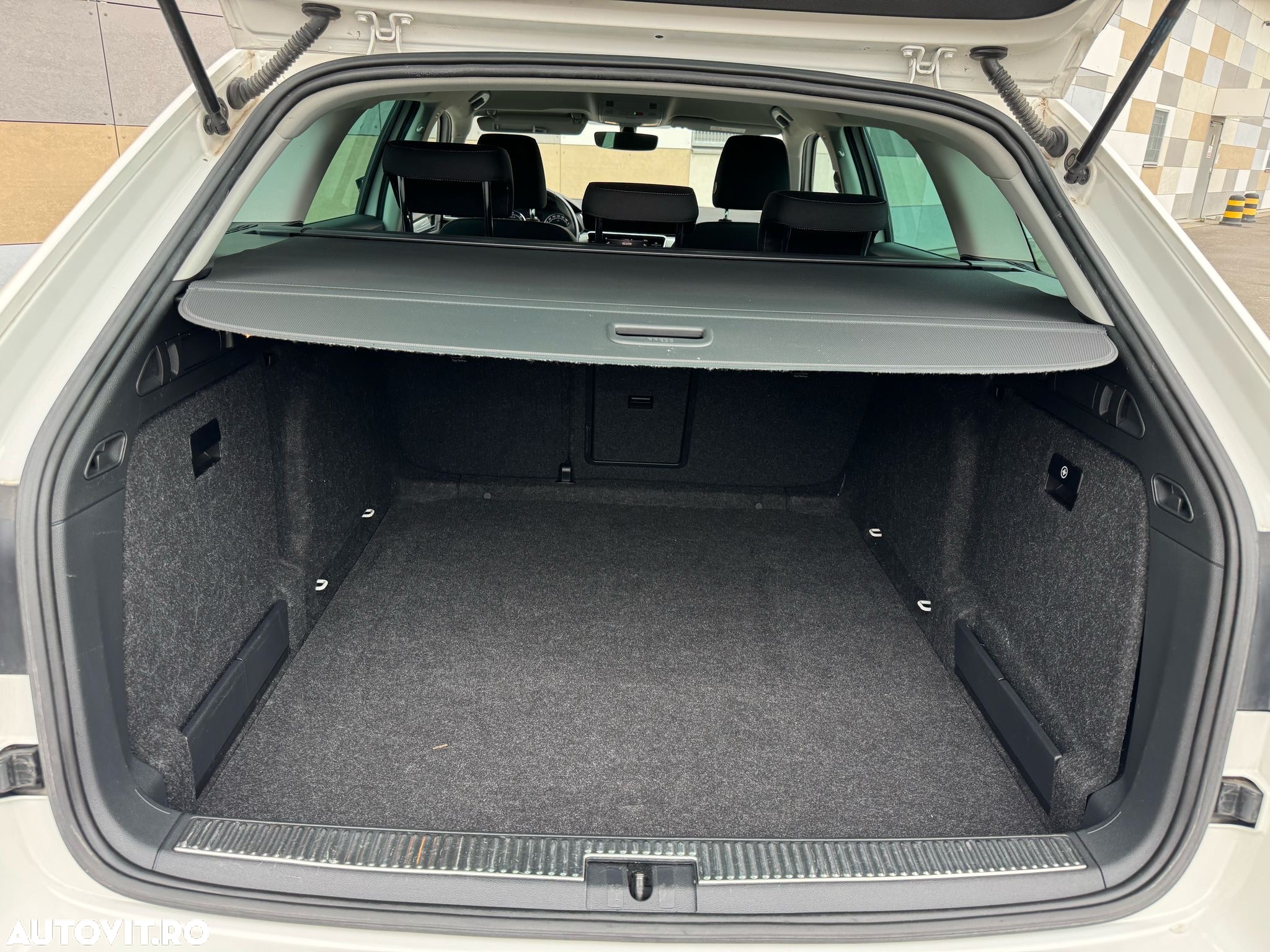 Skoda Superb 2.0 TDI DSG Style - 11