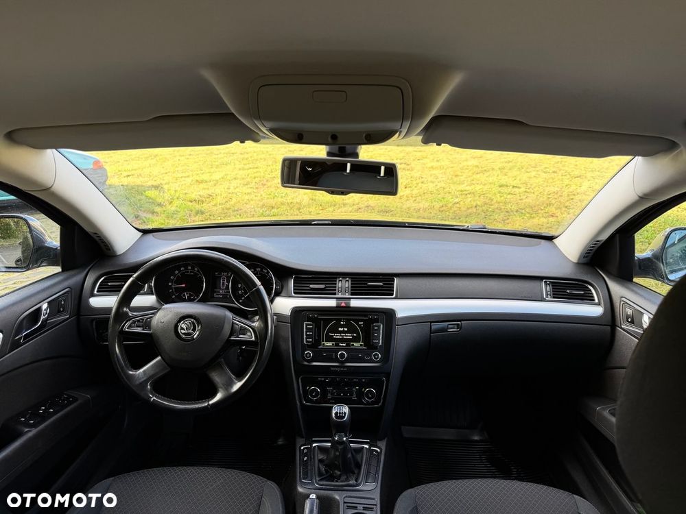 Skoda Superb 2.0 TDI Business - 11