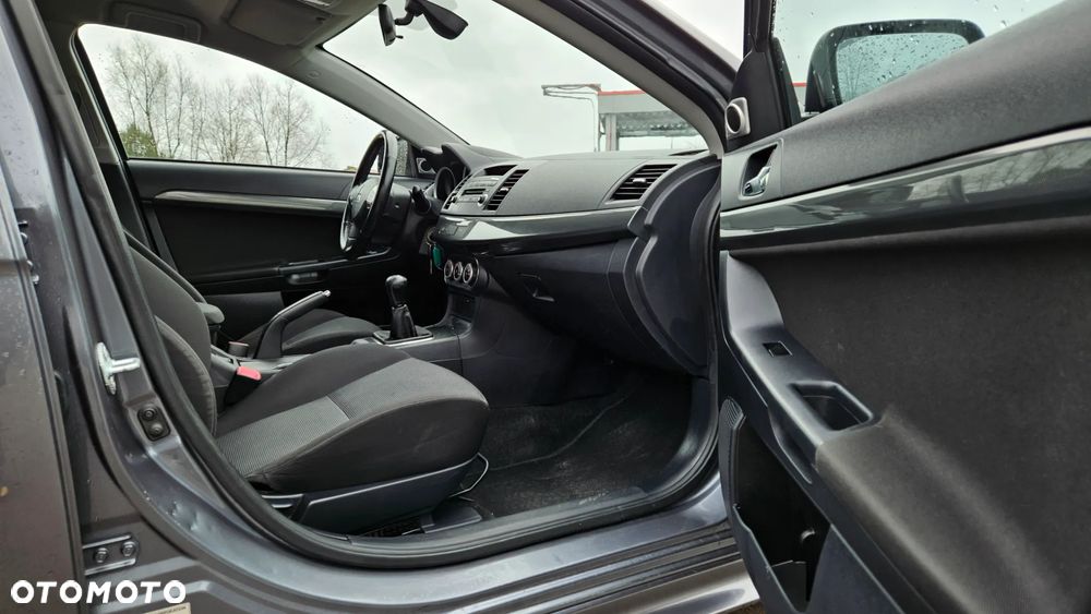 Mitsubishi Lancer 1.8 Intense - 28