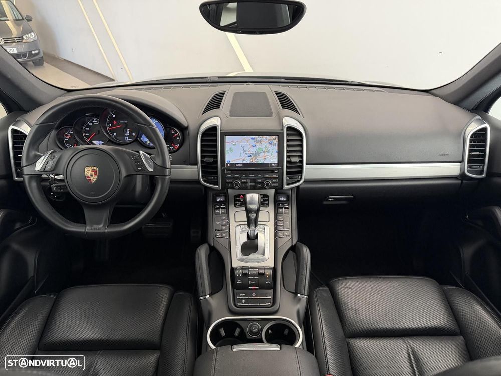 Porsche Cayenne 3.0 V6 - 4