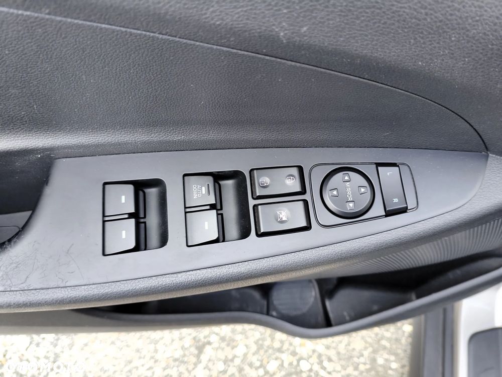 Hyundai Tucson blue 1.6 GDi 2WD Navi - 21