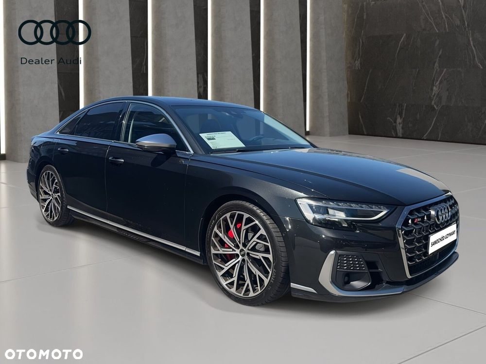 Audi S8 - 2