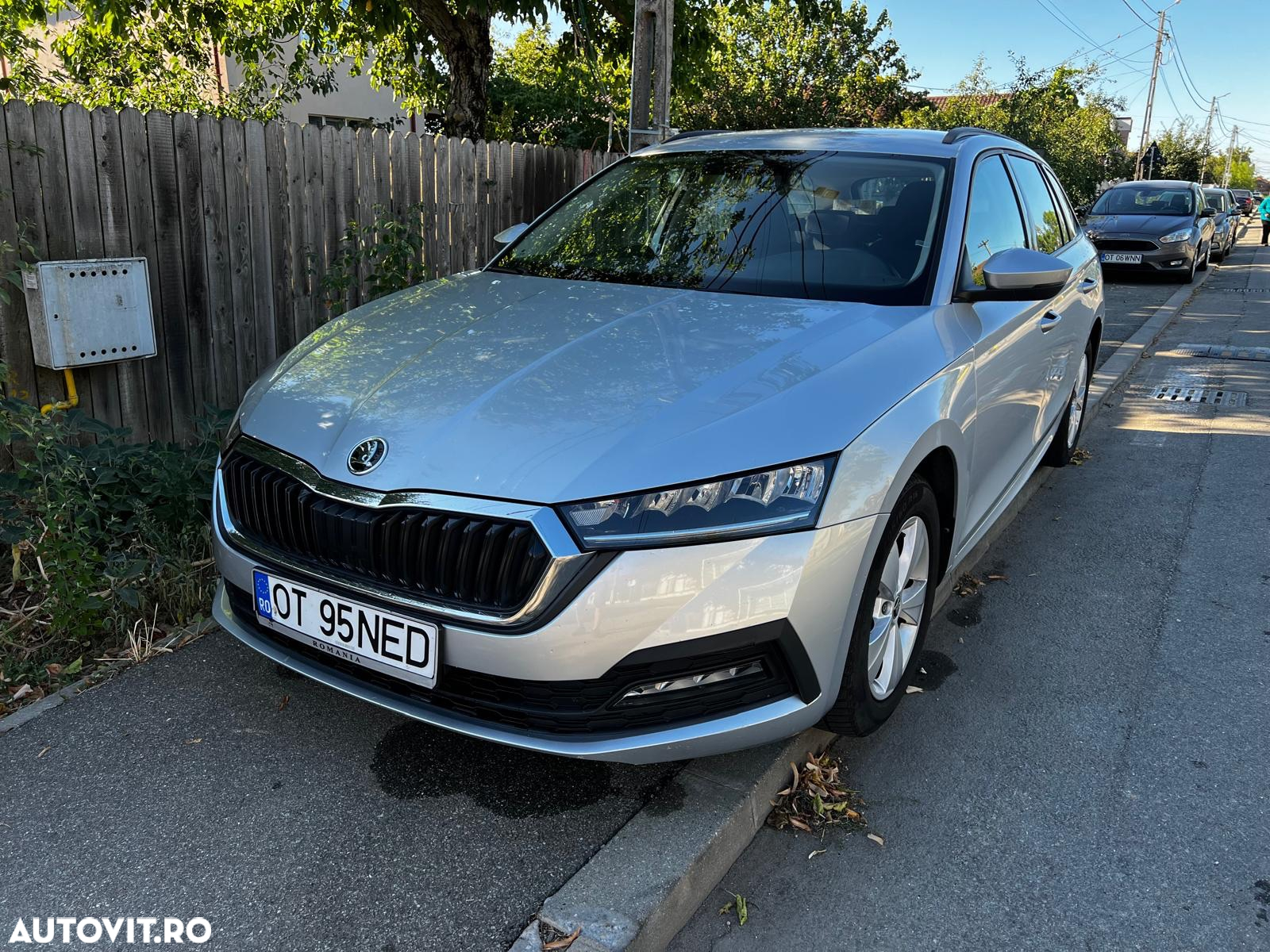 Skoda Octavia Combi 2.0 TDI DSG Ambition - 2